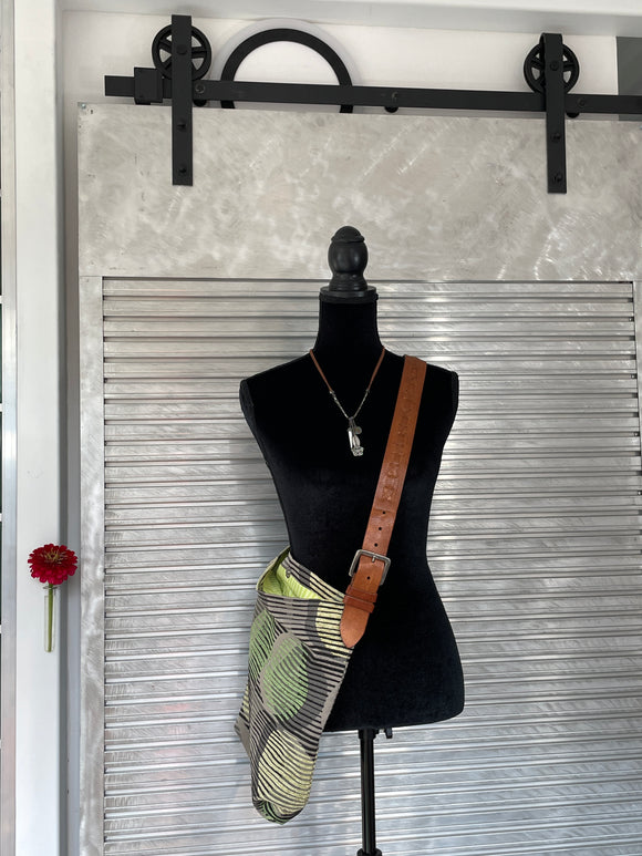 Purse - Gold/Green with Bright Green Lining