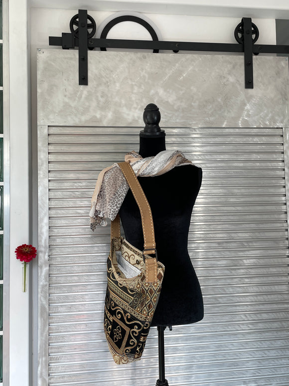 Purse - Jazzy Tapestry with Plaid Lining